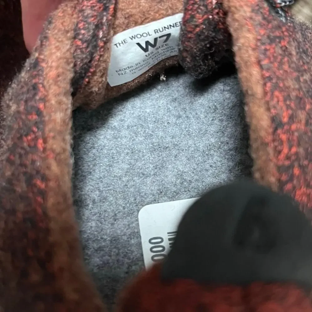 Allbirds Limited Edition Wool Runners in Dark Kea Red Women’s size 7